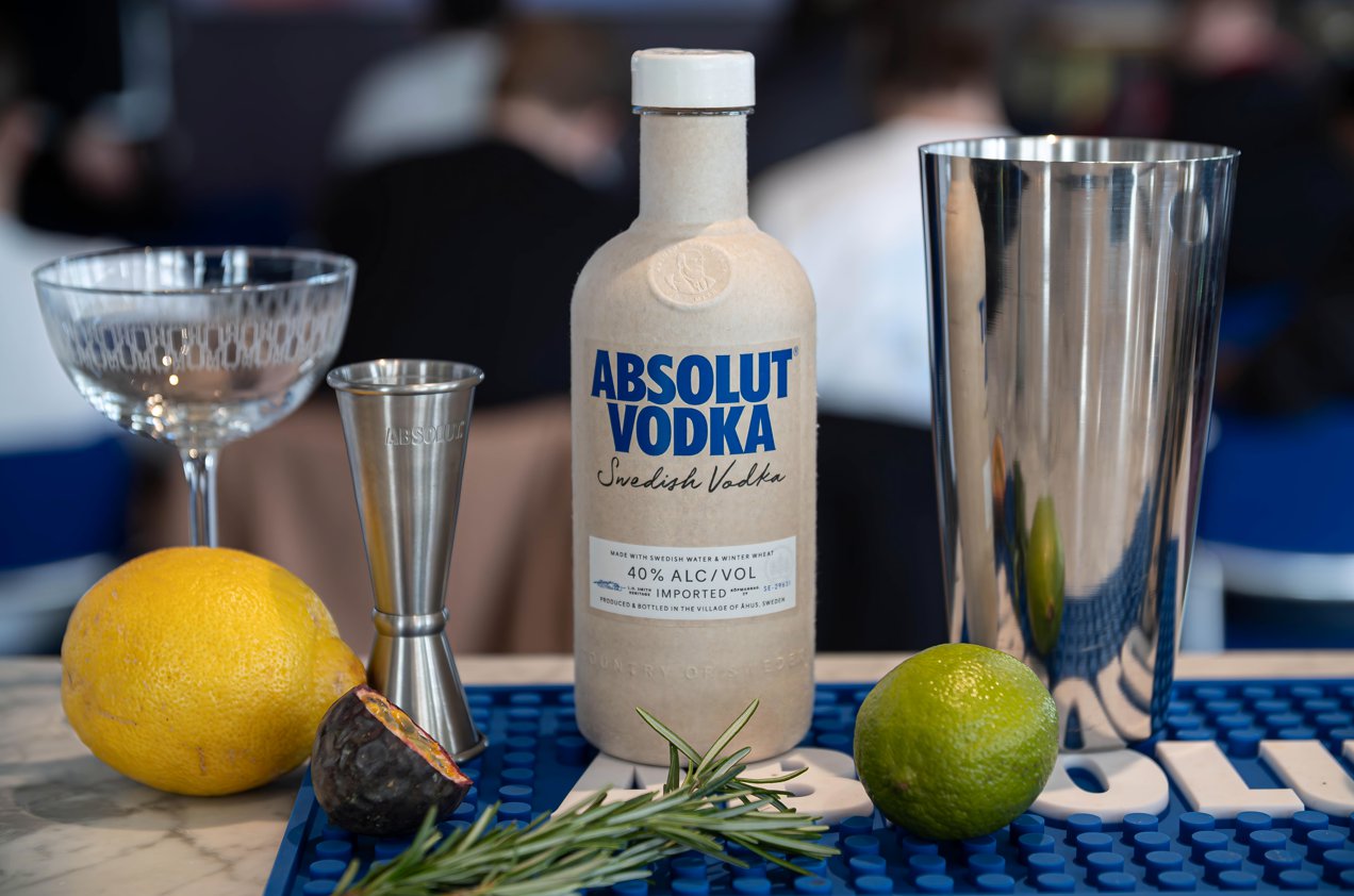Absolut 推出業界首款紙瓶蓋與瓶身組合