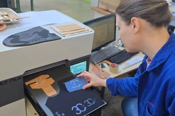 困難材質直接印刷應用:PIA3 Plus UV 平板印表機拓展皮革印刷可能